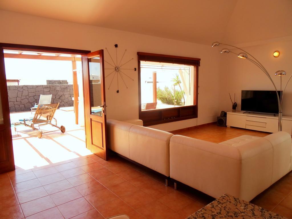 Happy Villa Con Piscina Privada Playa Blanca  Ngoại thất bức ảnh